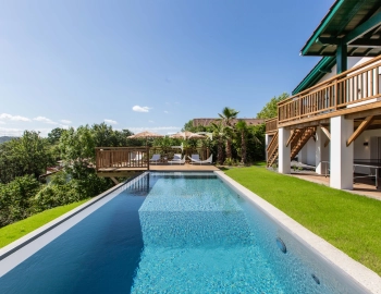                                                             Réservez une location                                                             à Arcangues. Côte Basque. Villa Maïna.
                                                            8 personnes.                                                             4 chambres.                                                            